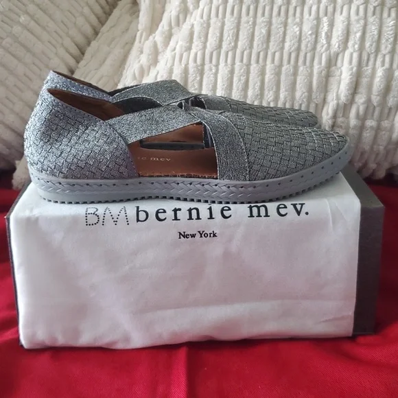 NWOT "Bernie Mev" Slip-on Shoes, Color Pewter Size 40 - Picture 3 of 8